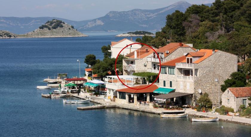 Rooms by the sea Pomena, Mljet - 4929 — Hotel in Mljet