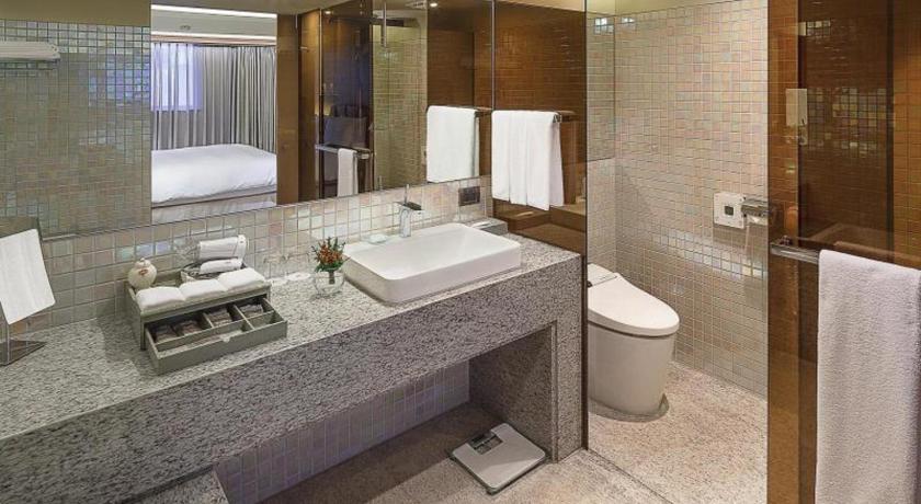 Image of Corner Suite 9