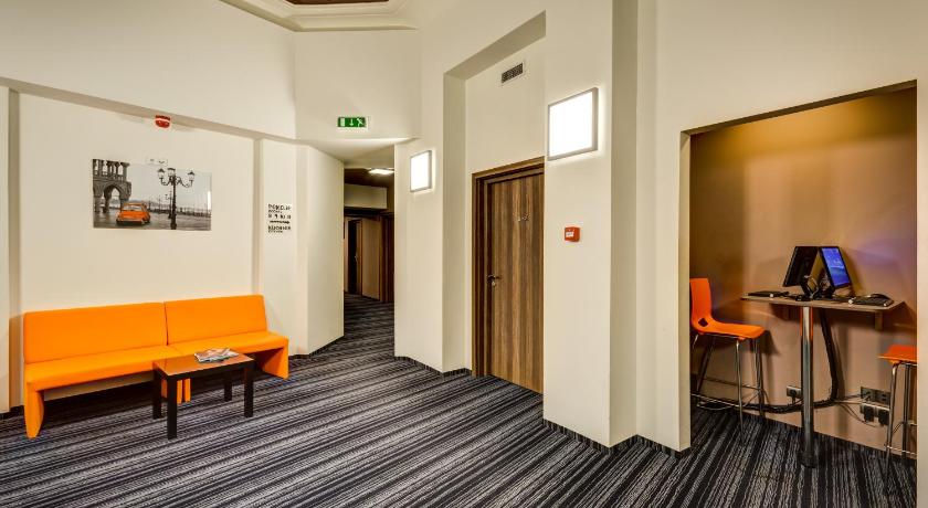 Planet Hostel photo