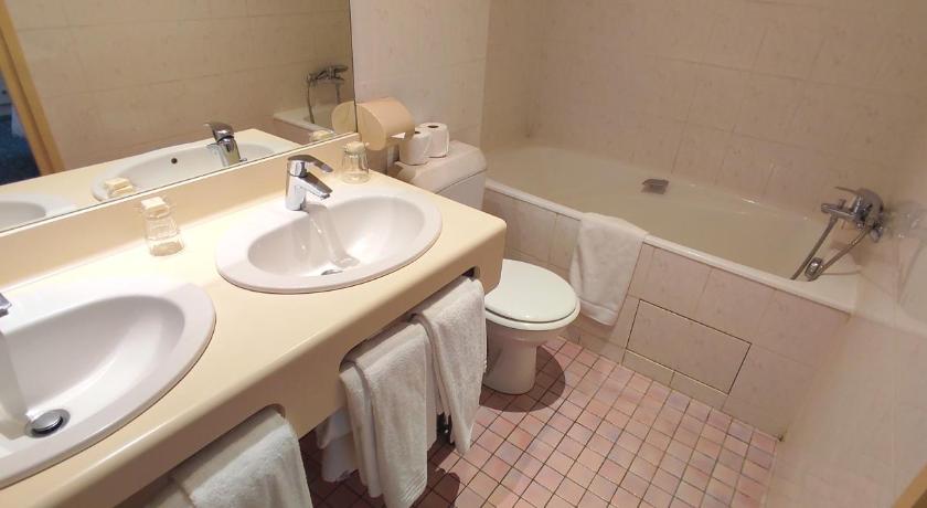 Image of Quad 9