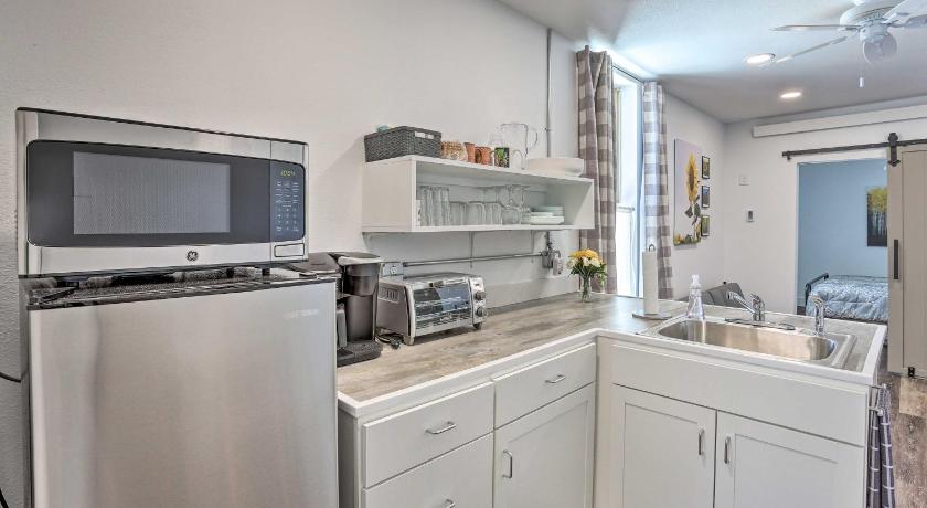 Modern Custer Apt - Walk to Shops and Dining! photo