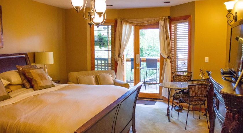 Image of King Suite with Ocean View 8