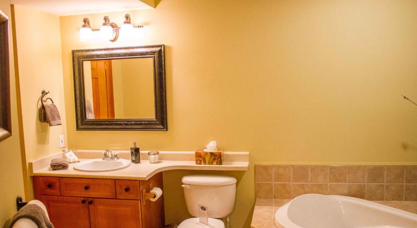 Image of King Suite with Ocean View 13