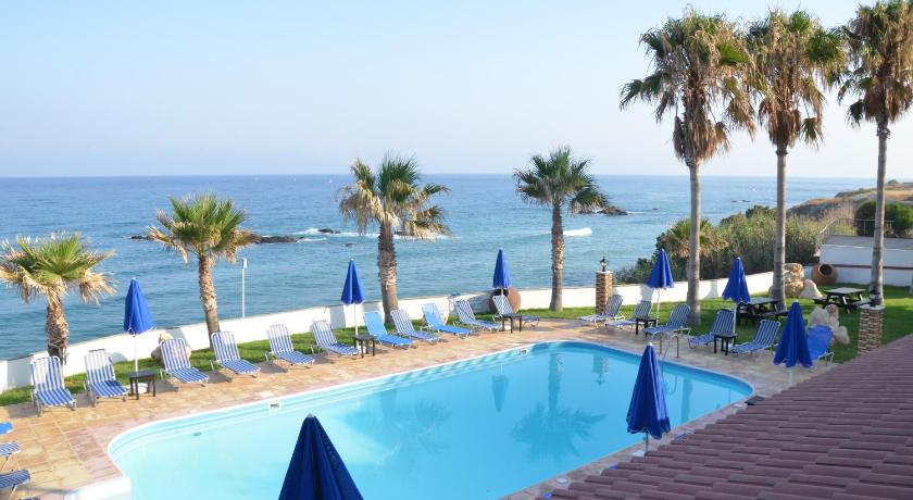 Sun Camero Apartments — Hotel in Pomos