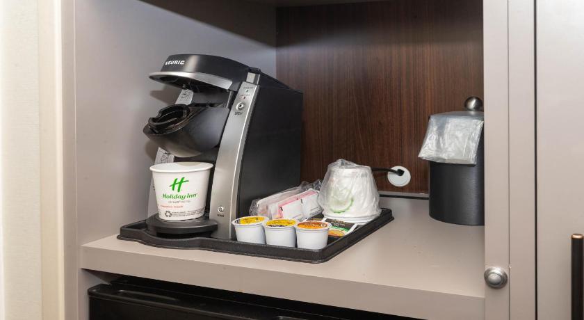 Holiday Inn Cleveland - South Independence photo