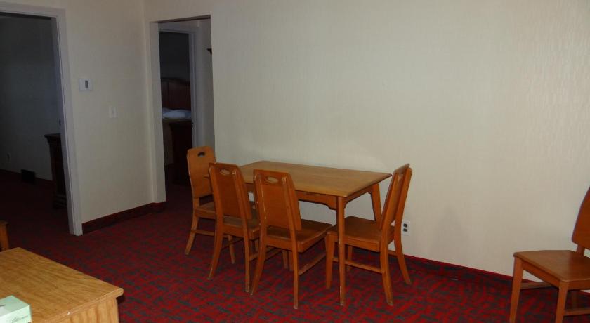 Edelweiss Ski Lodge photo