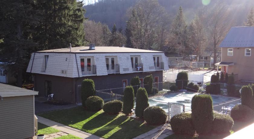 Edelweiss Ski Lodge photo