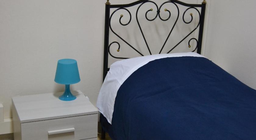 Single Room with Shared Bathroom, You & Me in Pisa