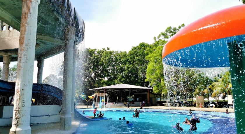 HomeStay FHS @ Free Water Theme Park Tickets Suite - image 15