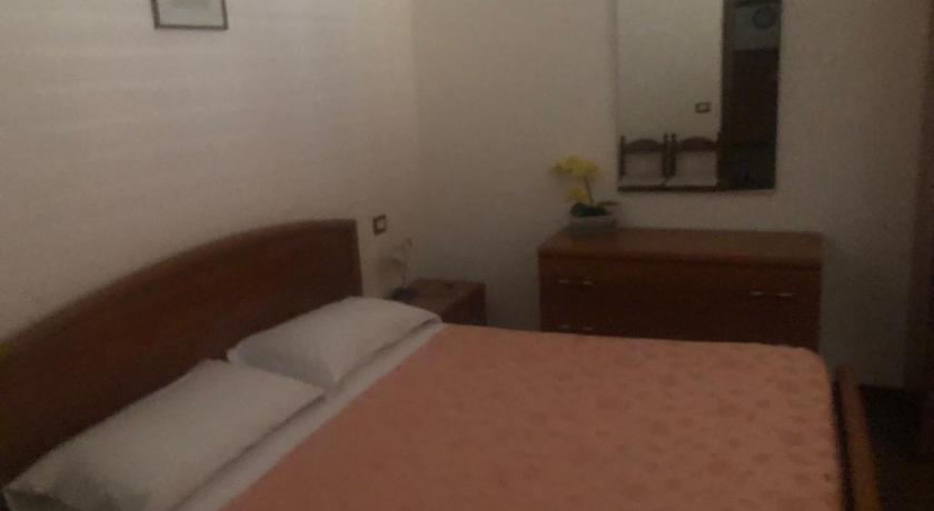 阿西西 Le camere di Aisa  3星级 酒店 泳池