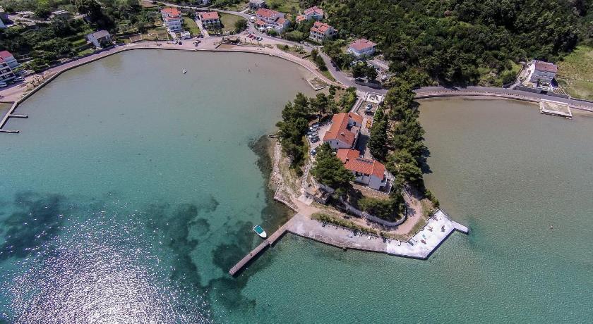 Rooms by the sea Supetarska Draga - Donja, Rab - 5013 — Hotel in Rab