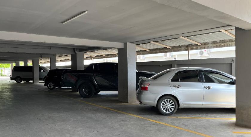 ロッブリー Naraigrand Hotel 3つ星 ホテル 施設