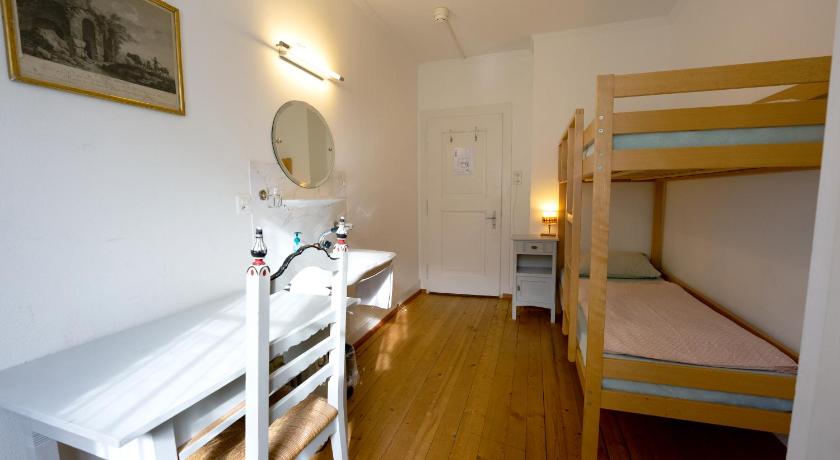 Leissigen Youth Hostel photo