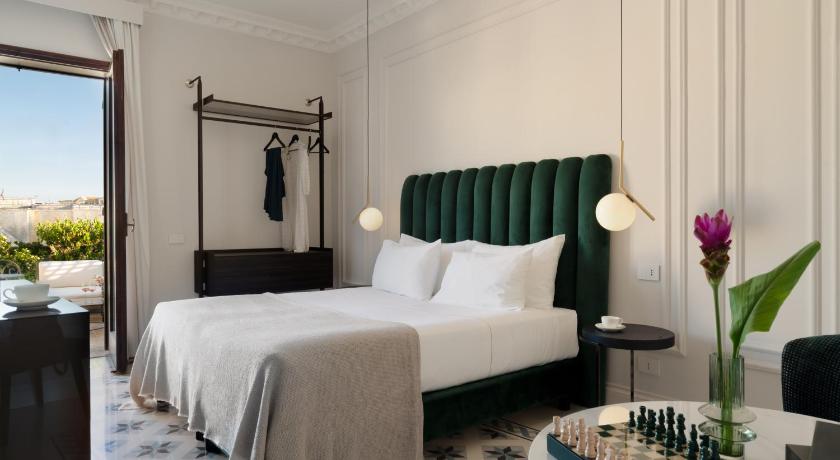 Image of Deluxe Double Room with Terrace 5