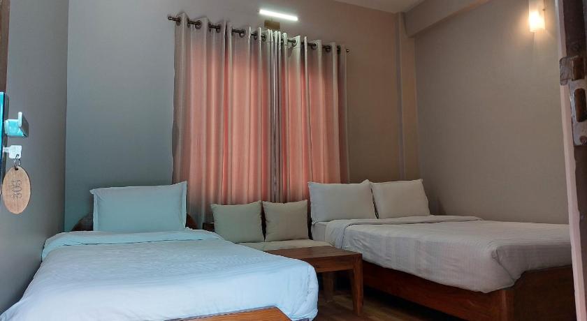 Image of Twin Room with Bathroom 2