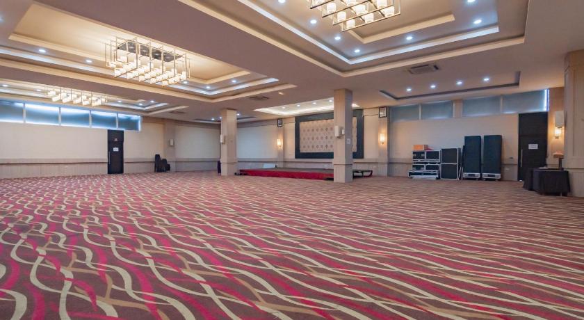 Urbanview Hotel Newton Riau Bandung by RedDoorz – Bandung, ID