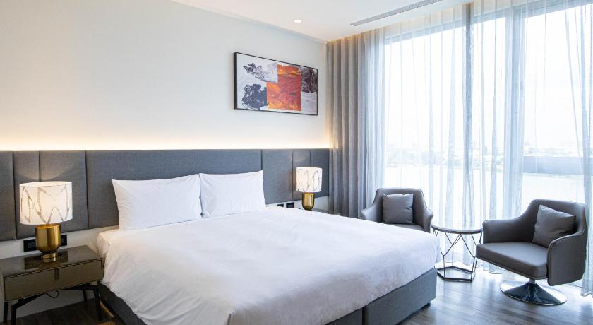 Image of Deluxe Suite 0