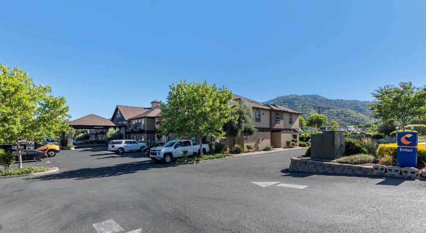 Comfort Inn & Suites Ukiah Mendocino County photo
