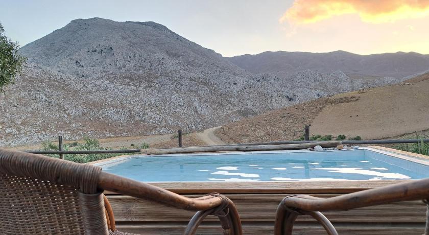 Wooden House at the Mountain-private — Hotel in Crete Island