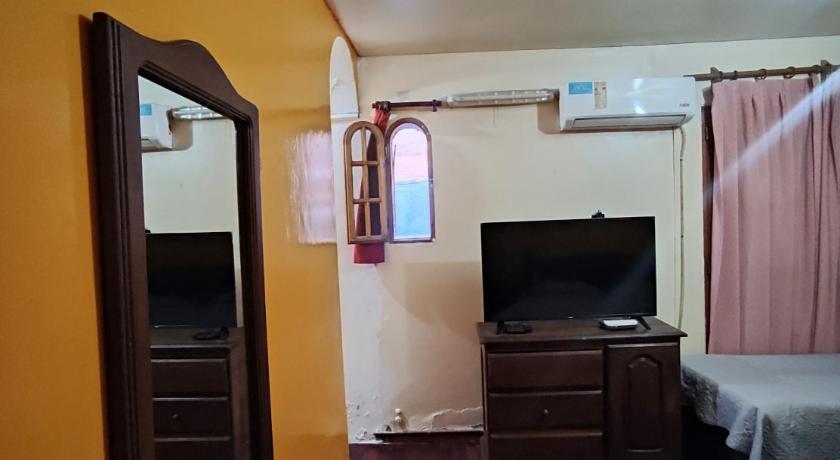 Image of Triple Room with Private Bathroom 0