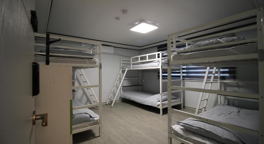 Image of Bed in 6-Bed Mixed Dormitory Room 0