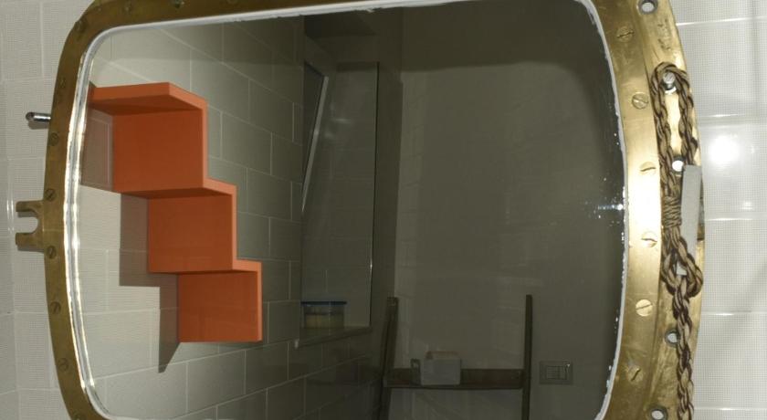 Ad Hoc Rooms photo