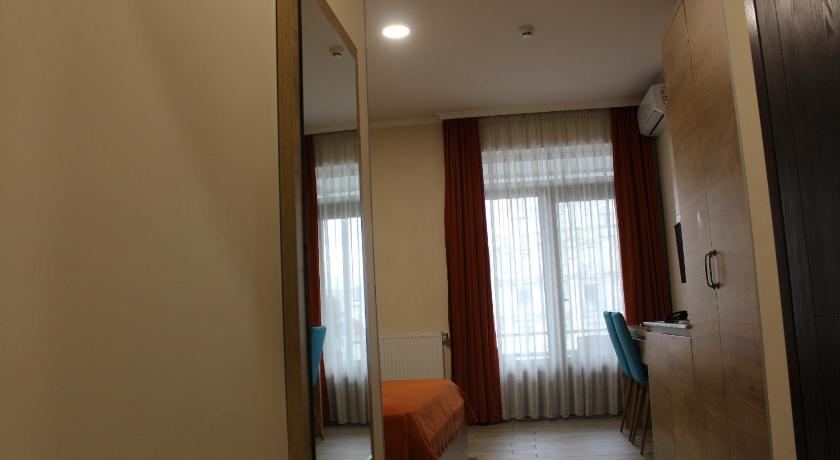 Boutique Hotel 32 photo