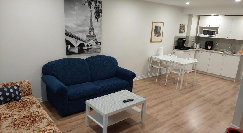 Spacious basement one bedroom apartment, WiFi. — Hotel in Montreal (QC)