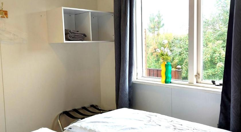 Image of One-Bedroom House 4