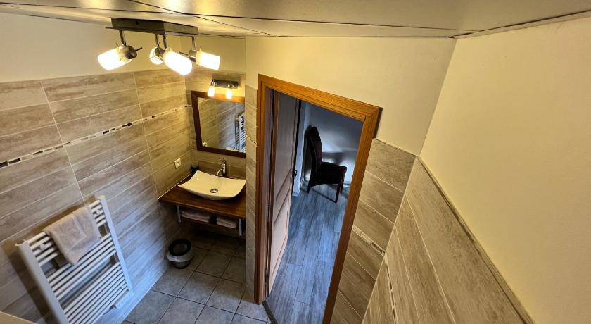 Saint-Pardoux-Fongal Domaine d'Auxonnettes Chambres d'Hotes et Gites 4-Star Hotel restaurant