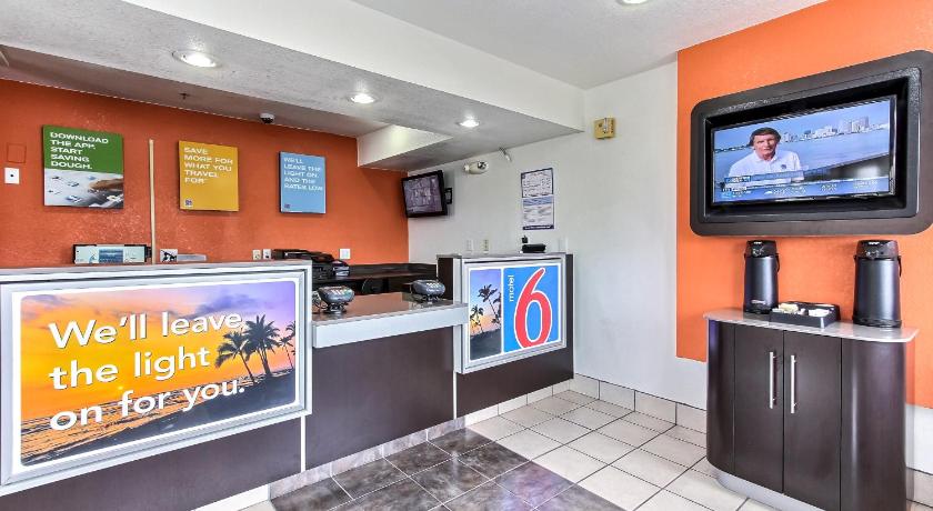 Motel 6-Salinas, CA - North Monterey Area