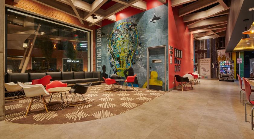 ibis Torreon photo