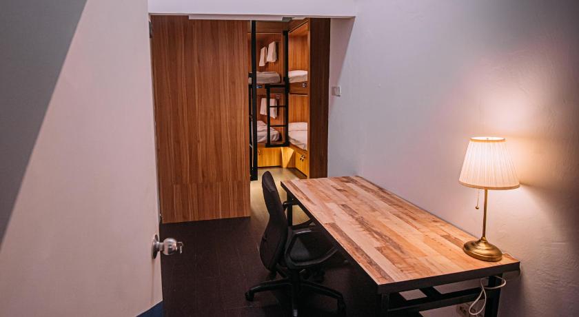 Bluewaters Pods 38 Hongkong St - image 14