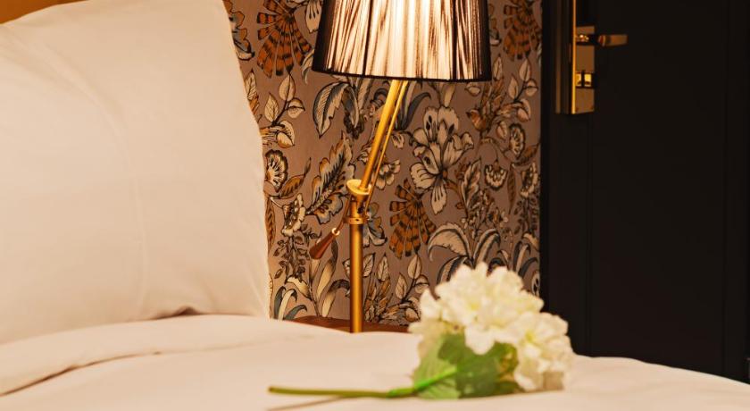 Image of Standard Queen Room 7