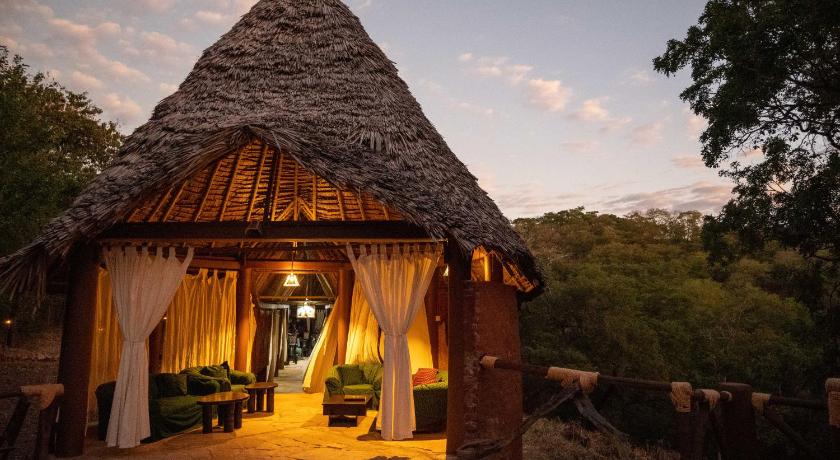 Sable Mountain Lodge, A Tent with a View Safaris