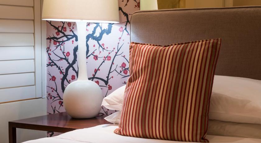 Image of Executive Suite Twin 11
