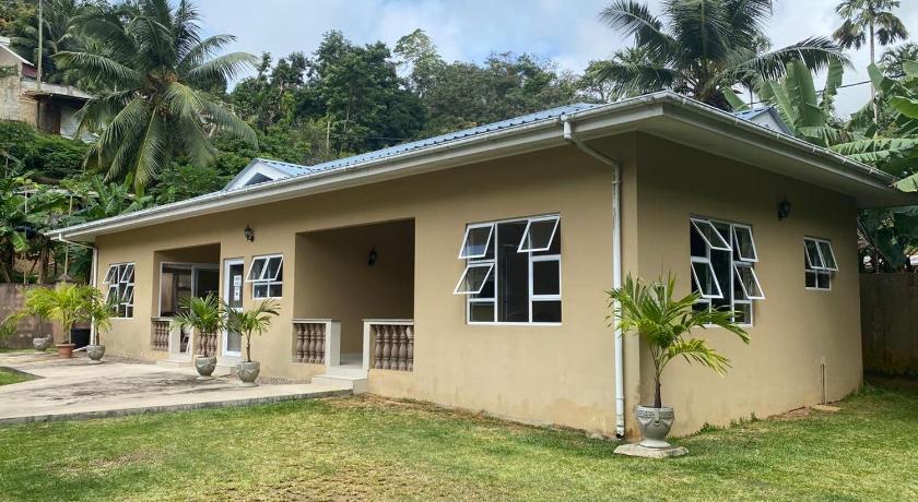 Beau Bassin Inn — Hotel in Seychelles Islands