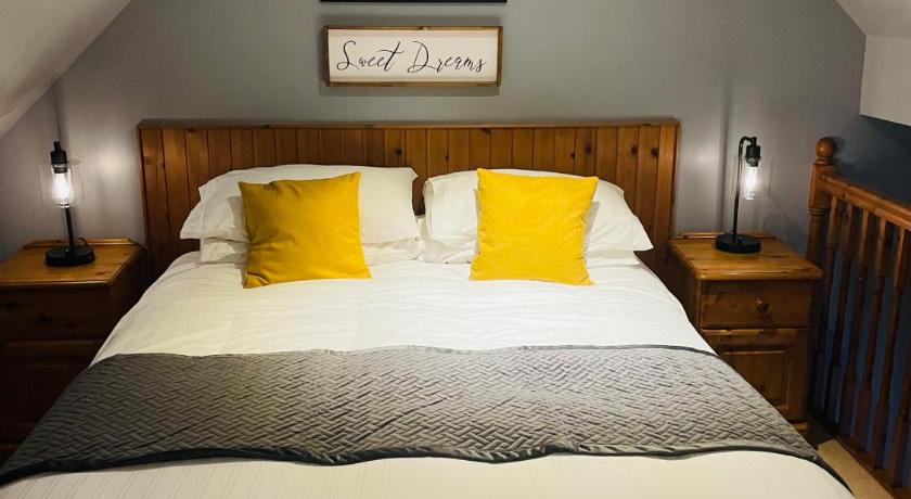 The Rowanberry Suite at Rowan Cottage — Hotel in Elgol