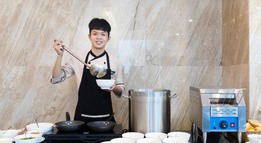 Diamond Luxury Hotel photo