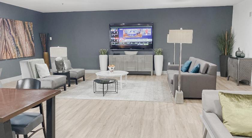 Best Western Plus Peppertree Airport Inn