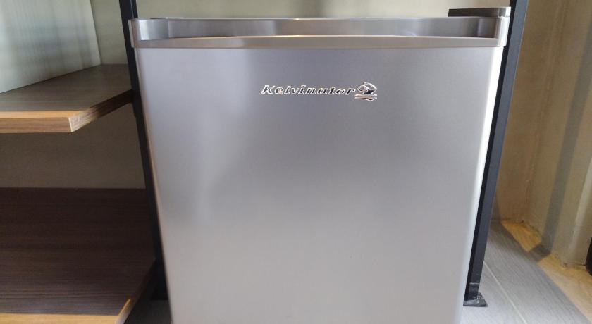 Image of Deluxe Twin 10