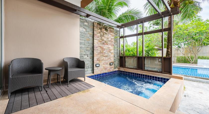 Image of Pool Suite Garden View 6