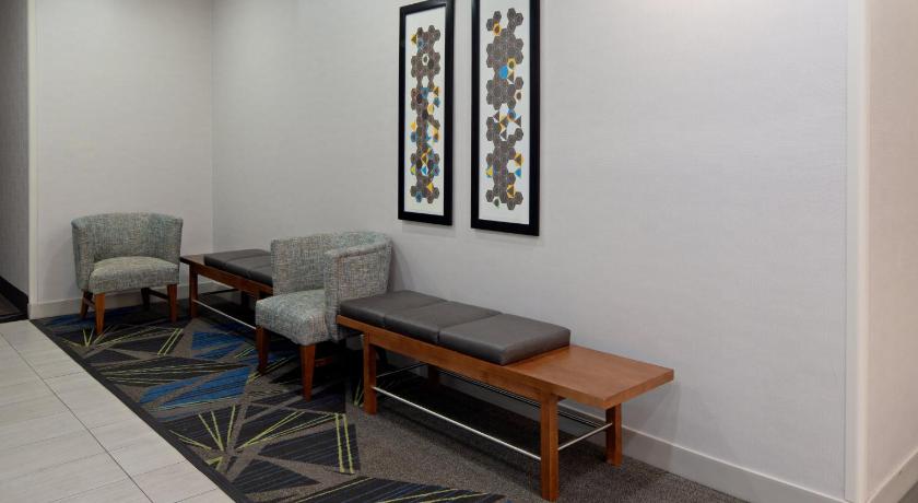 Holiday Inn Express Fresno South photo