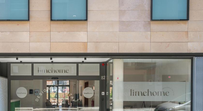 limehome Barcelona Carrer de Besalu 82 photo