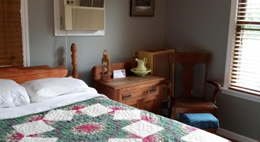 Laughing Heart Lodge — Hotel in Hot Springs (NC)