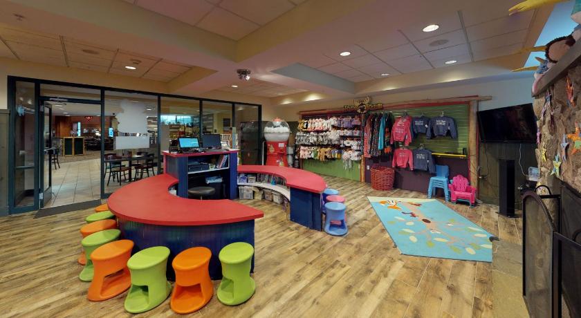 Six Flags Great Escape Lodge & Indoor Waterpark photo