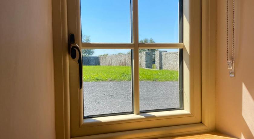 Coach House Cottage on the shores of Lough Corrib photo