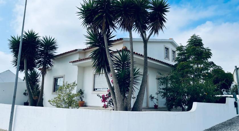 Casa do Canto - Uma casa no campo, perto da praia.