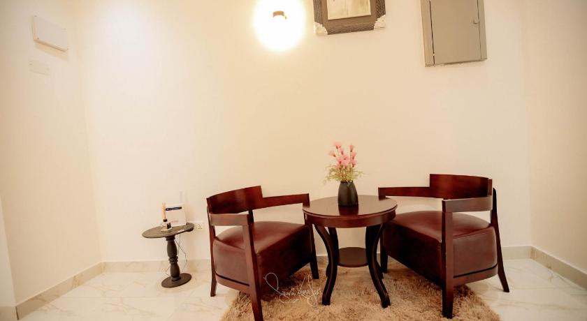 Room 101 - Uphills Court photo