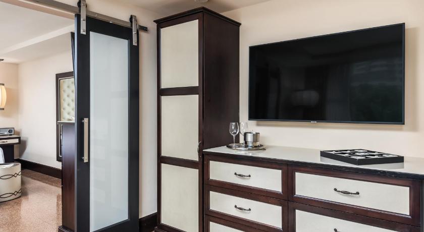 Immagine di Suite Cabana Bordo Piscina (Poolside Cabana Suite) 9